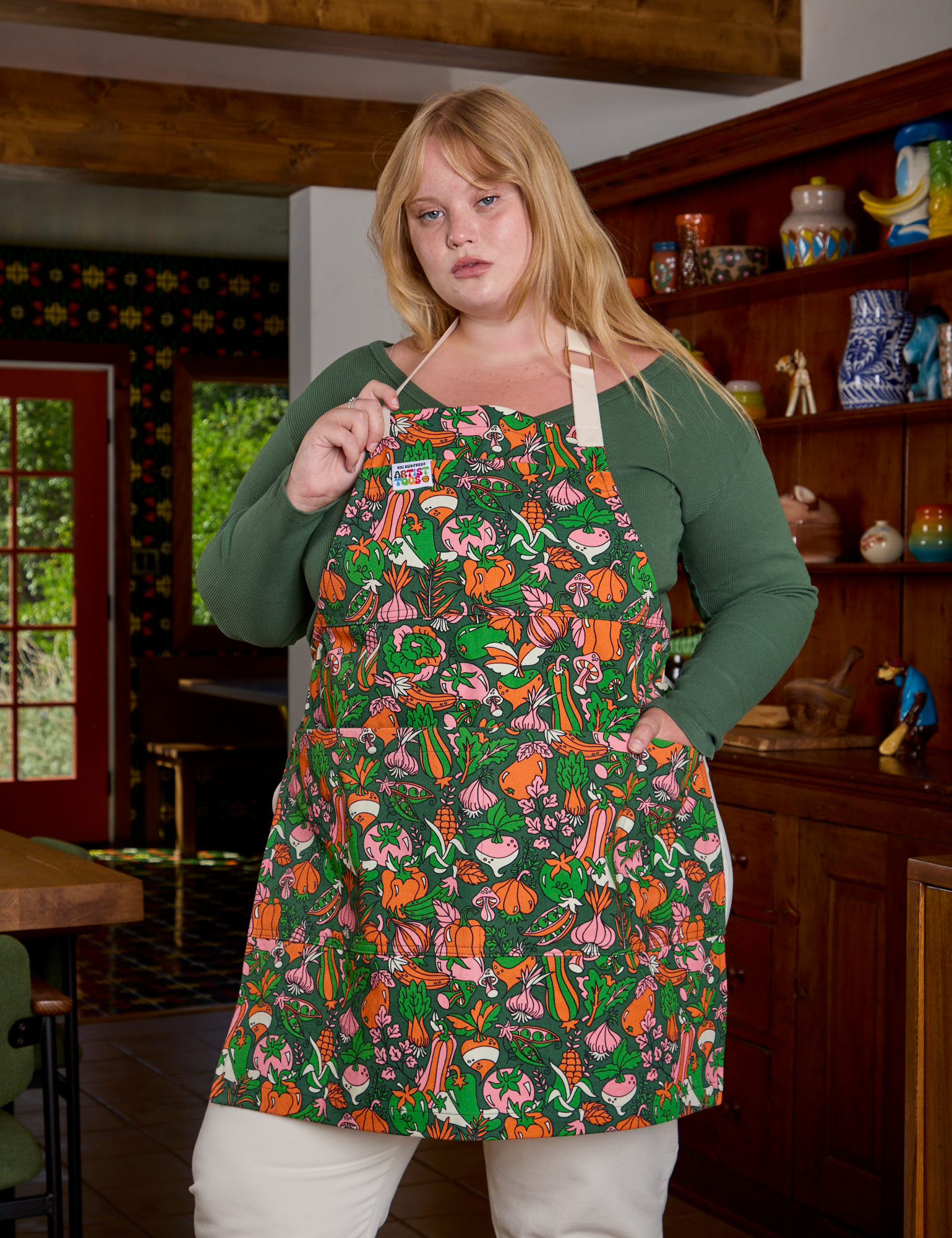 Juliet is wearing Kitchen Collection Full Apron