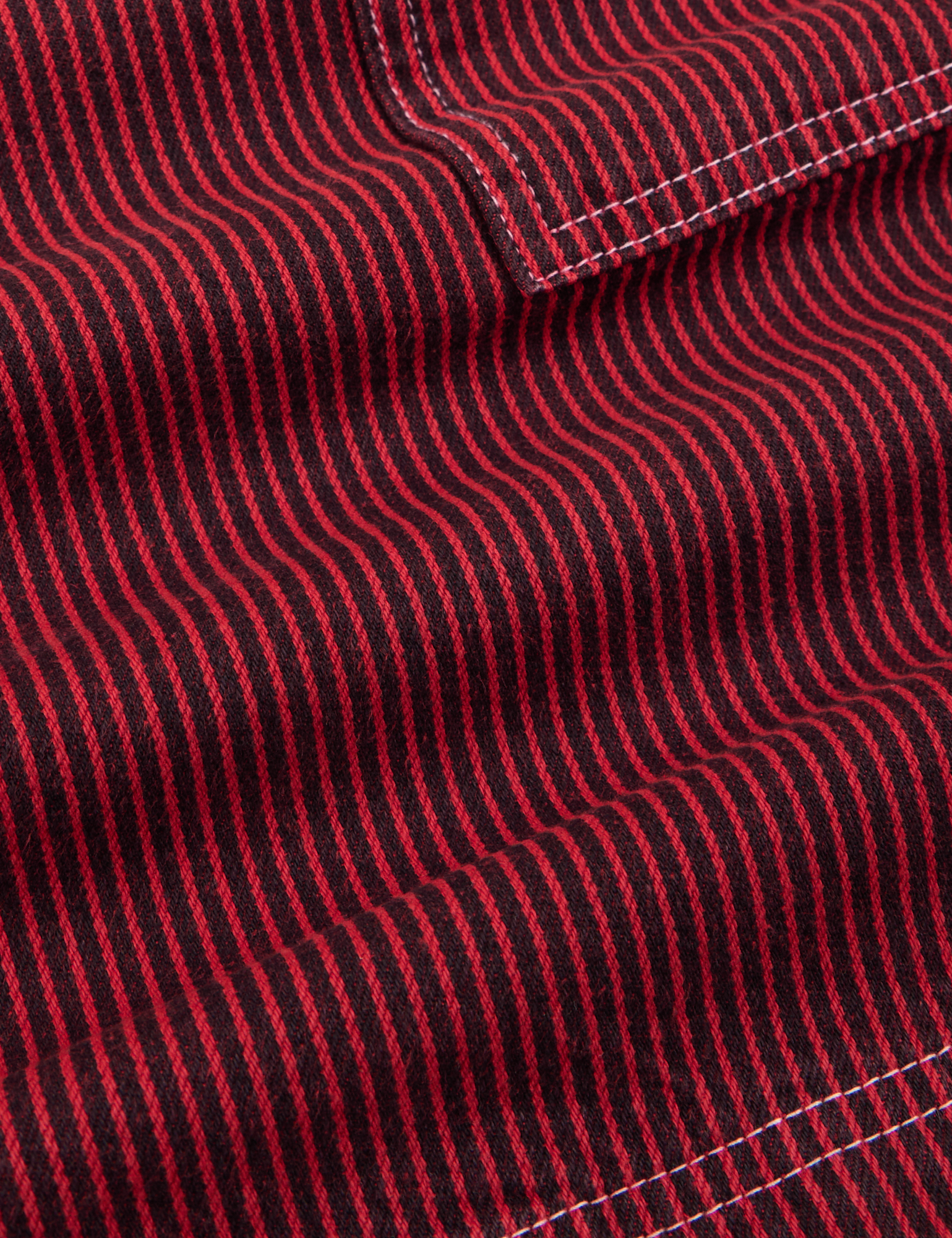 Railroad Carpenter Shorts in Mustang Red fabric detail close up