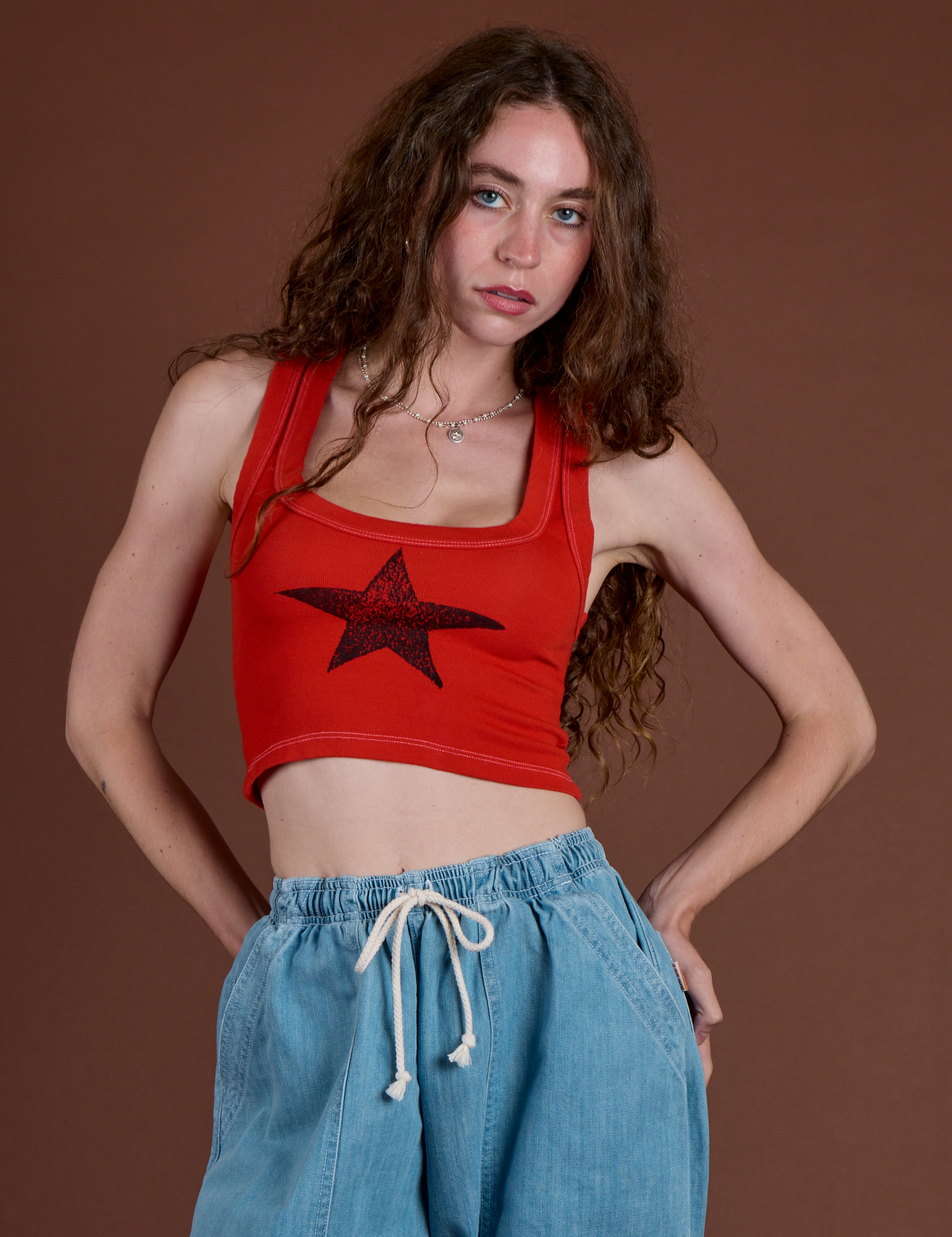 Icon Cropped Tank - Red Star – BIG BUD PRESS