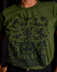Vintage Tee in Papercut front close up on Kandia