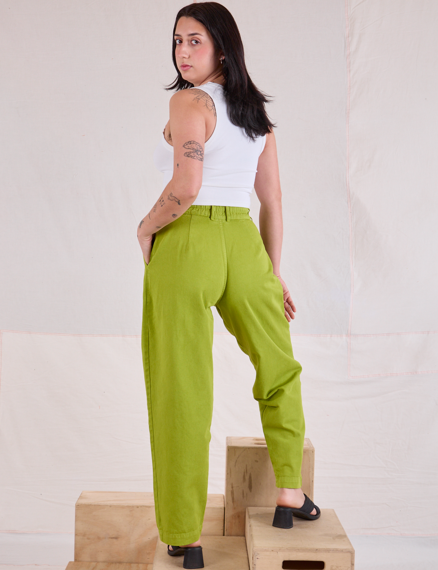 Heavyweight Trousers in Gross Green back view on Betty