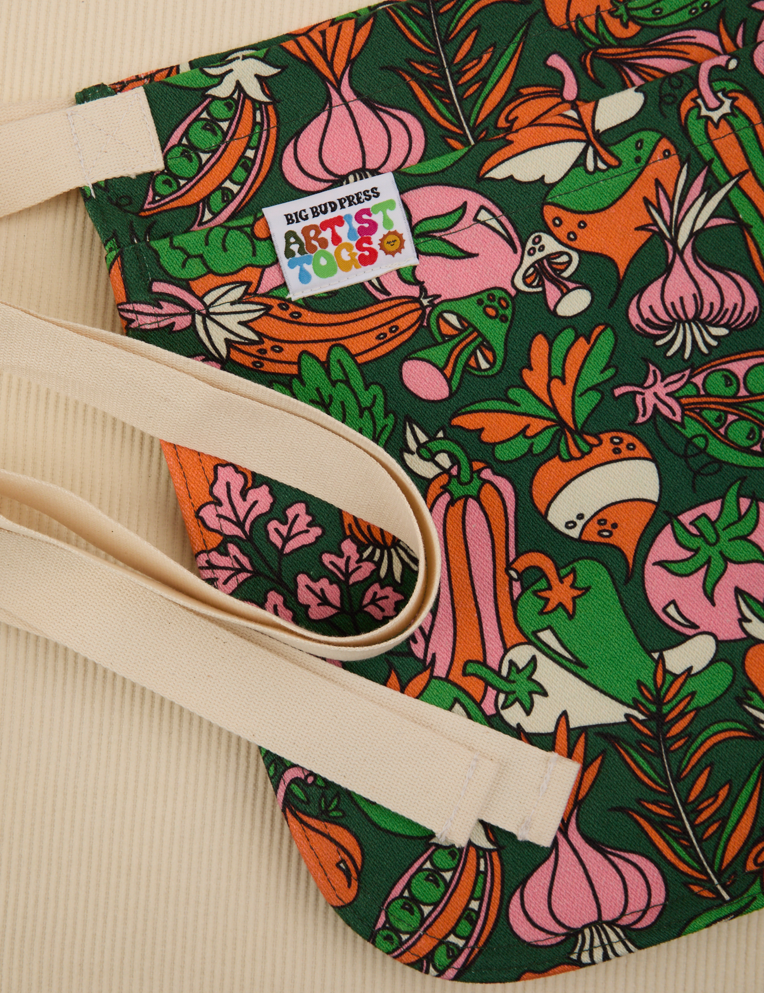 Kitchen Collection Waist Apron close up