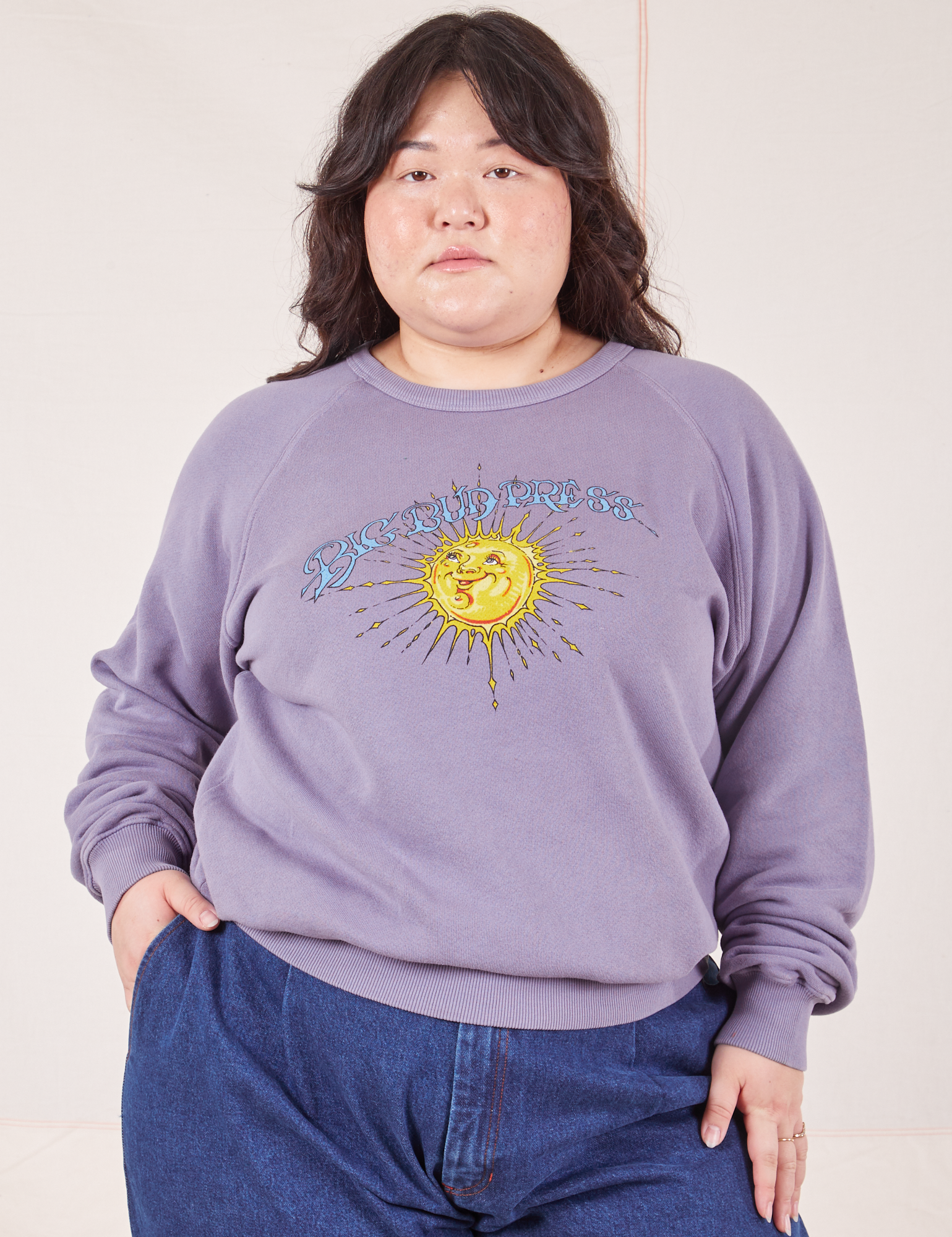 Ashely is 5&#39;7&quot; and wearing XL Bill Ogden&#39;s Sun Baby Crew in Faded Grape
