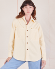Alex is 5'8" and wearing P Corduroy Overshirt in Vintage Off-White