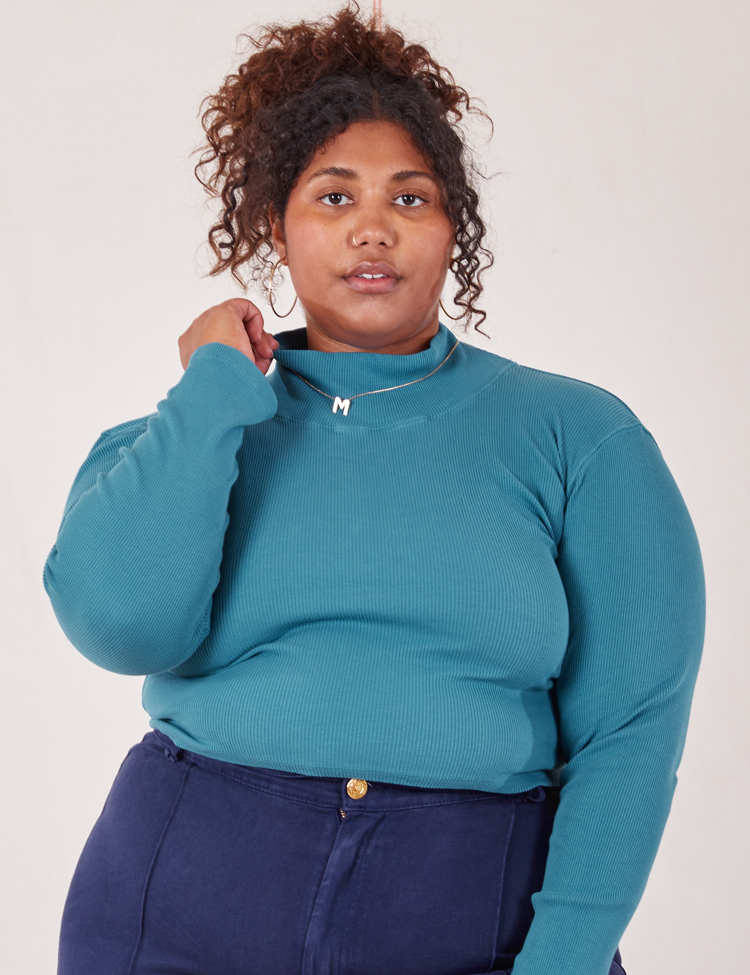 Morgan is 5&#39;5&quot; and wearing XL Essential Turtleneck in Marine Blue