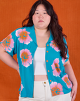Ashley is 5'7" and wearing L Paintstamped Pantry Button-Up in Hawaiian Blue