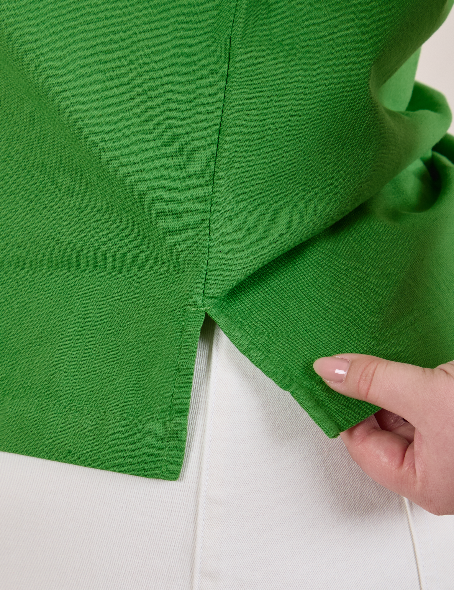 Pantry Button-Up in Kelly Green side vent close up
