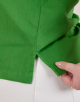 Pantry Button-Up in Kelly Green side vent close up