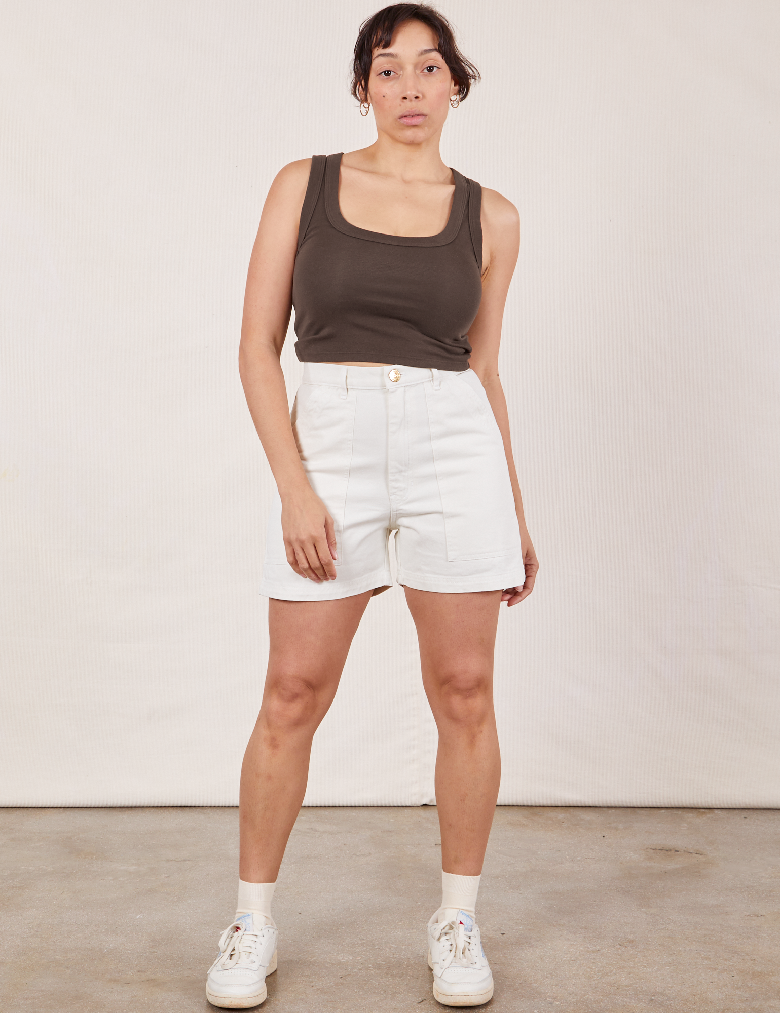Tiara is 5’4” and wearing S Classic Work Shorts in Vintage Tee Off-White paired with espresso brown Cropped Tank Top