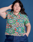 Ashley is 5’7” and wearing L Quilt Print Pantry Button-Up