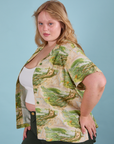 Pantry Button-Up in Ocean and Sky side view on Juliet