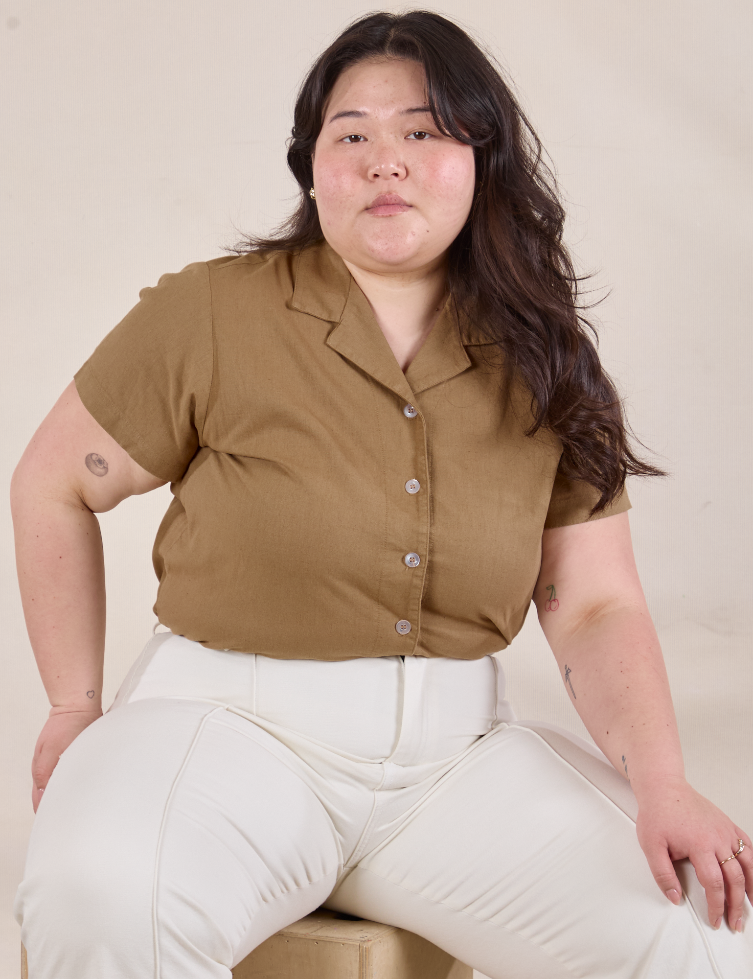 Pantry Button-Up in Desert Brown and vintage tee off-white Western Pants on Ashley