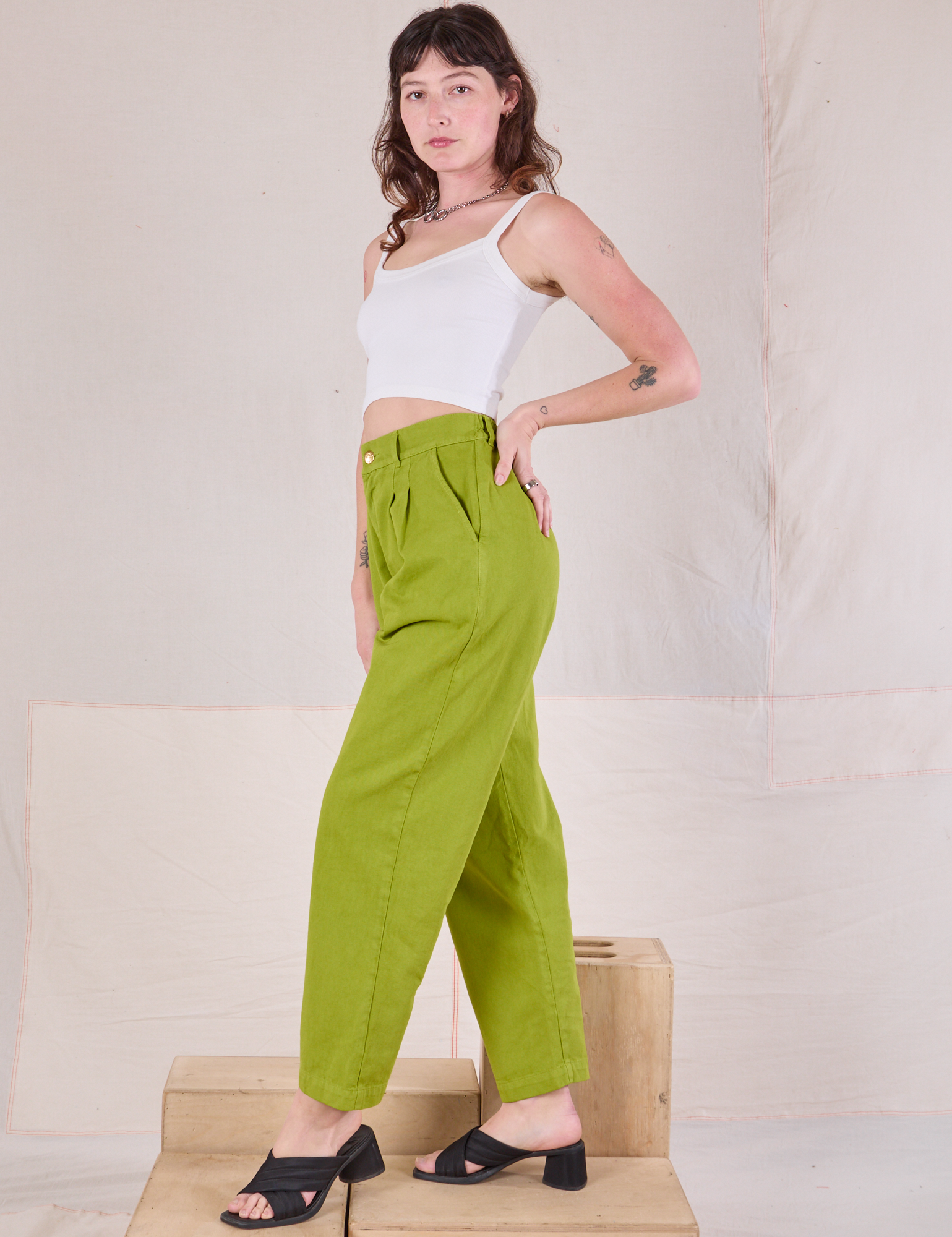 Heavyweight Trousers in Gross Green side view on Alex