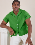 Pantry Button-Up in Kelly Green worn by Isaac