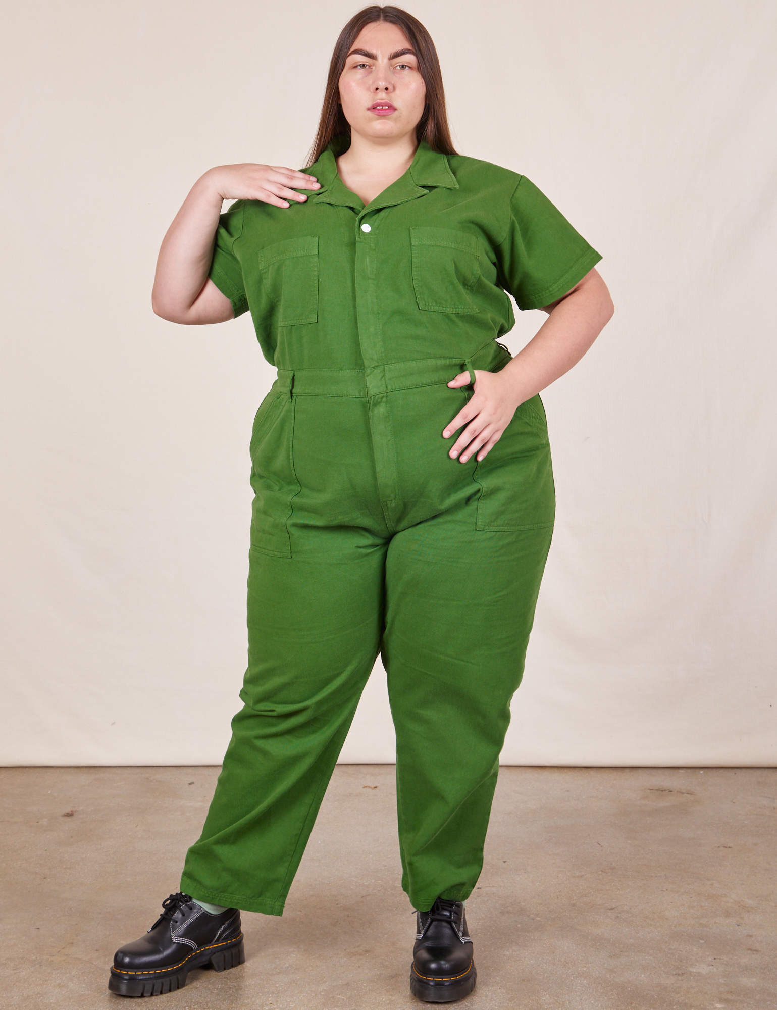 Marielena is 5’8” and wearing 2XL Short Sleeve Jumpsuit in Lawn Green