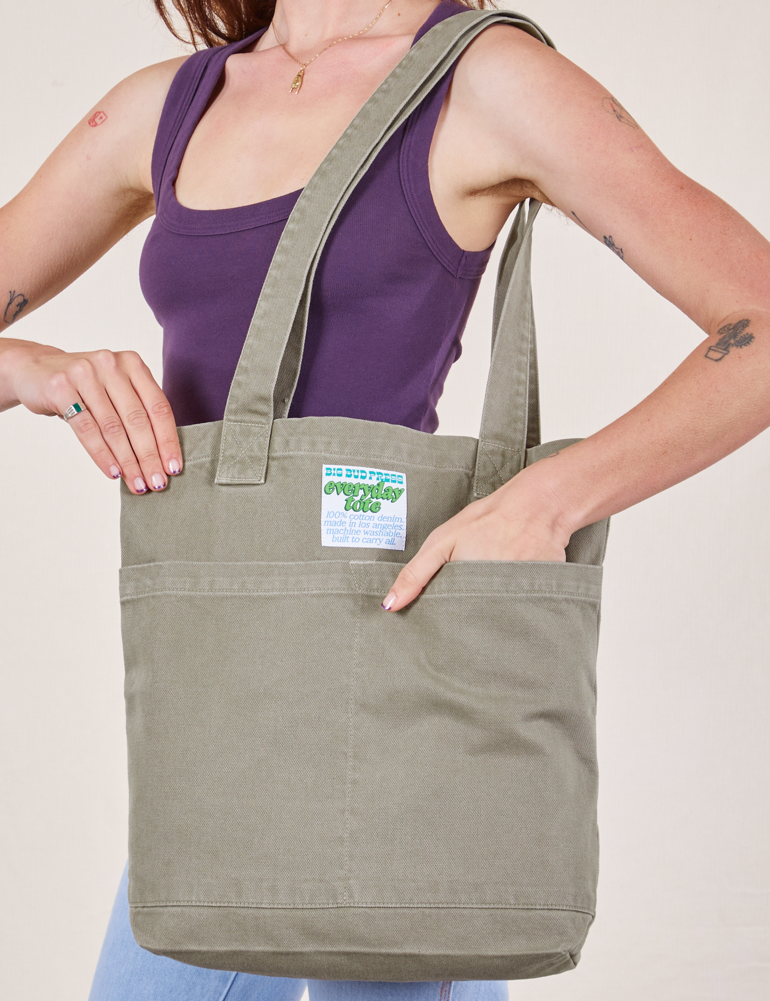Everyday Tote Bag in Khaki Grey worn by model