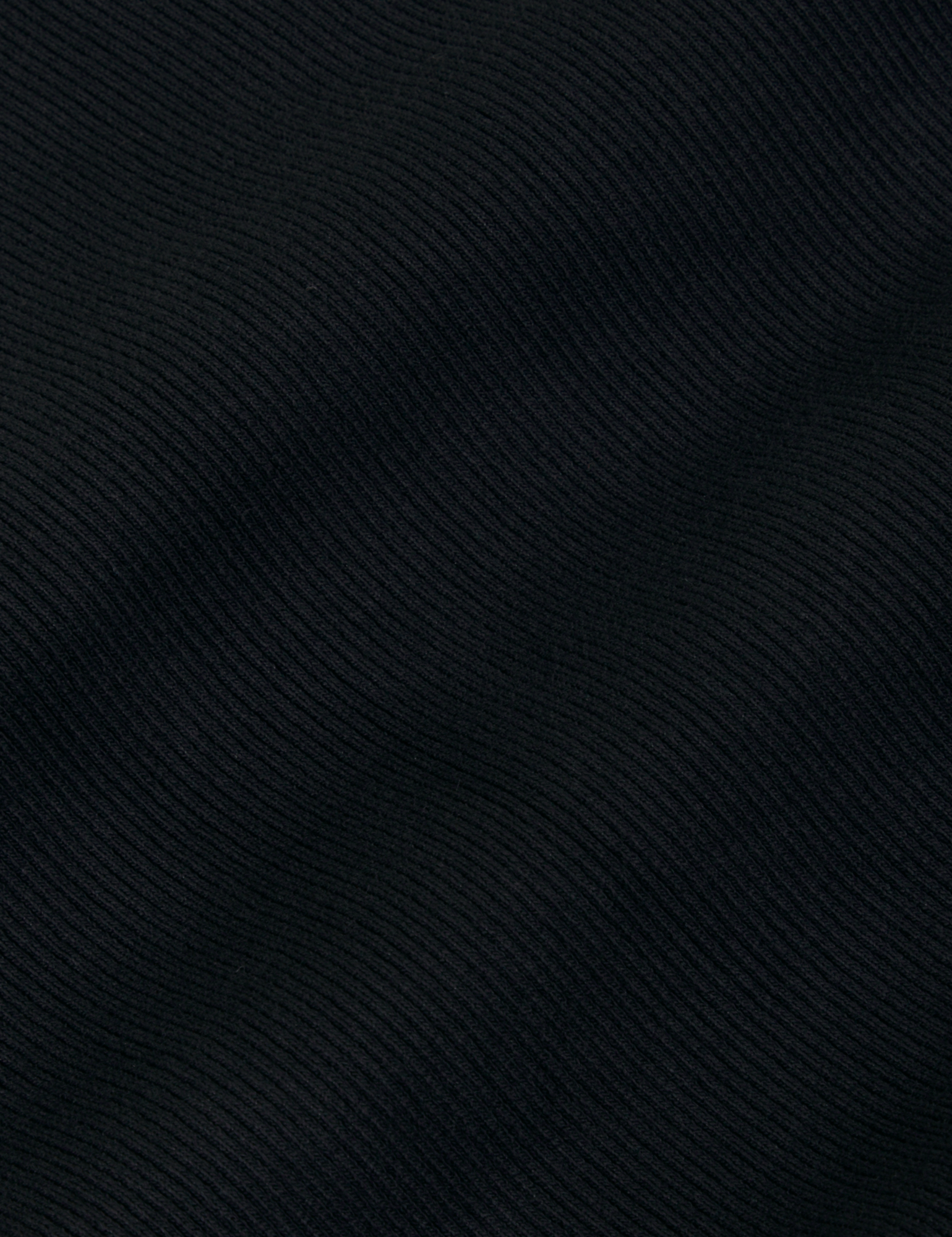 Long Sleeve V-Neck Tee in Basic Black fabric detail