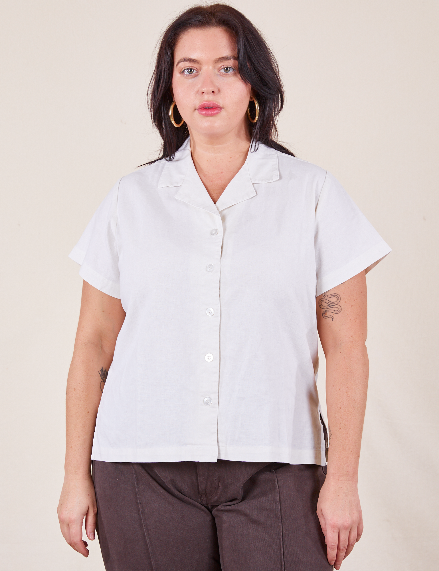 Pantry Button-Up in Vintage Tee Off-White on Faye wearing espresso brown Western Pants