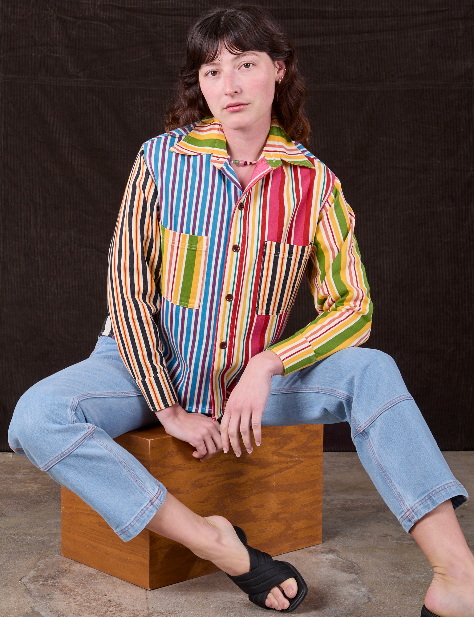 Alex is 5&#39;8&quot; and wearing P Cropped Overshirt in Mixed Stripe