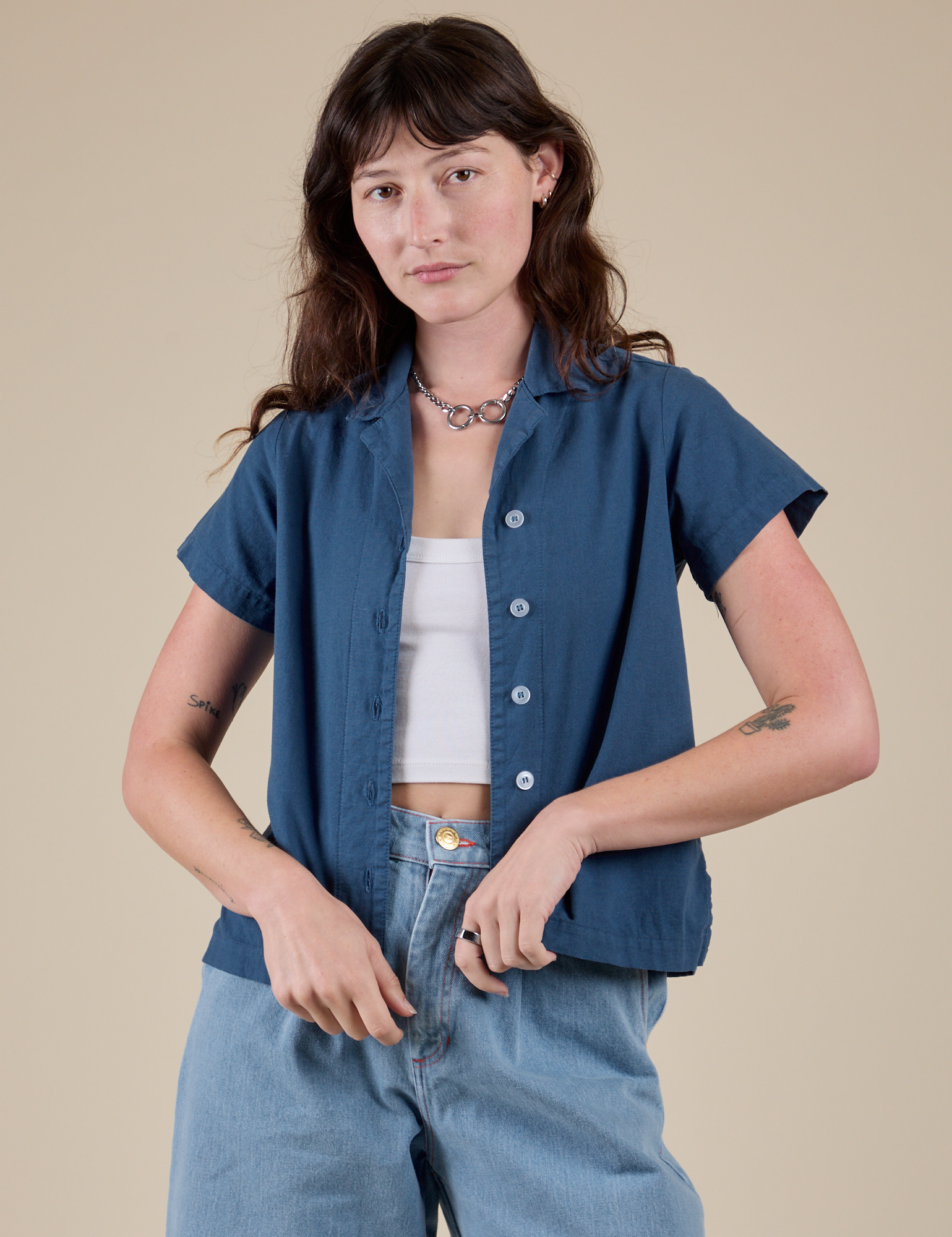 Alex is 5’8” and wearing P Pantry Button-Up in French Blue