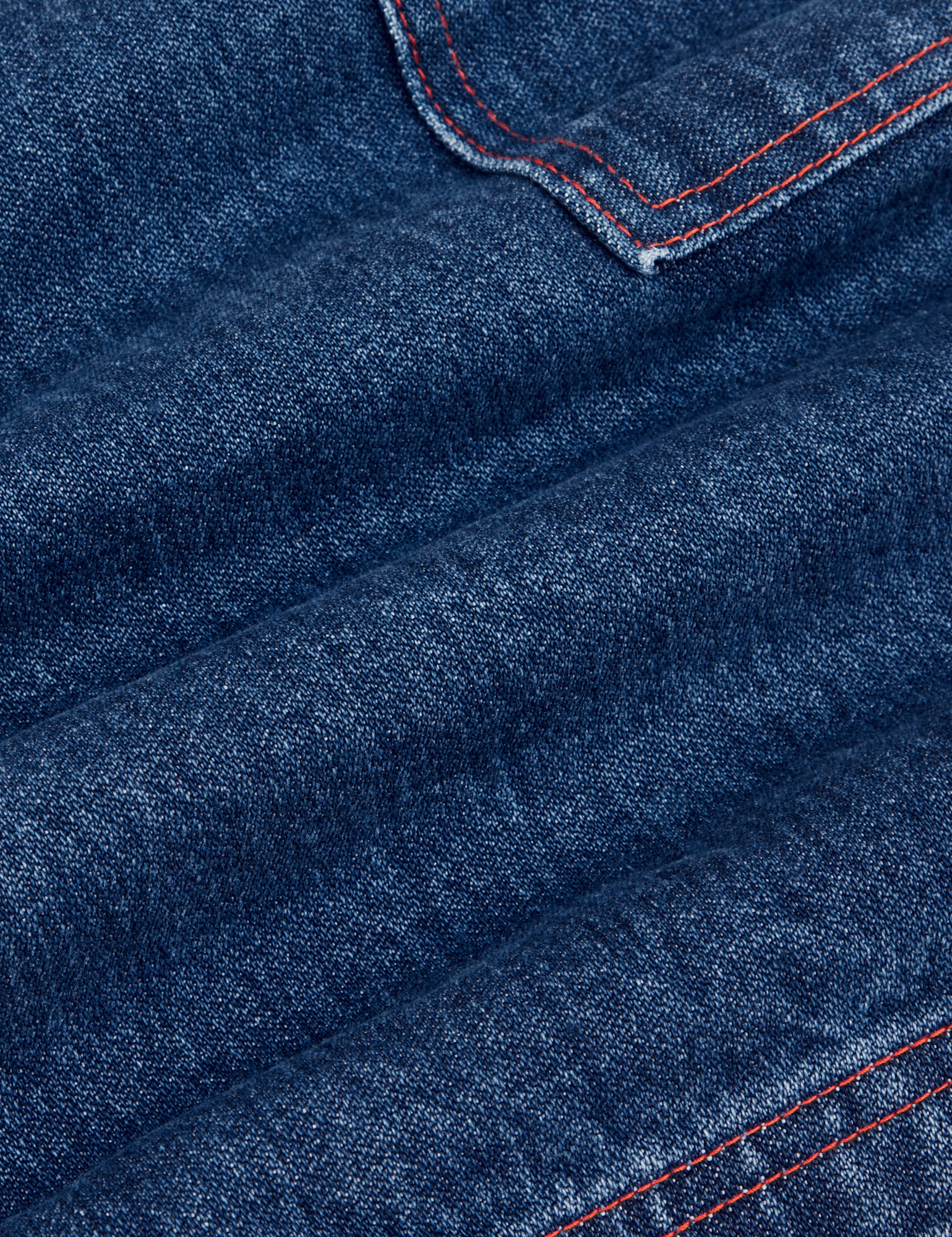 Carpenter Shorts in Dark Wash fabric detail close up