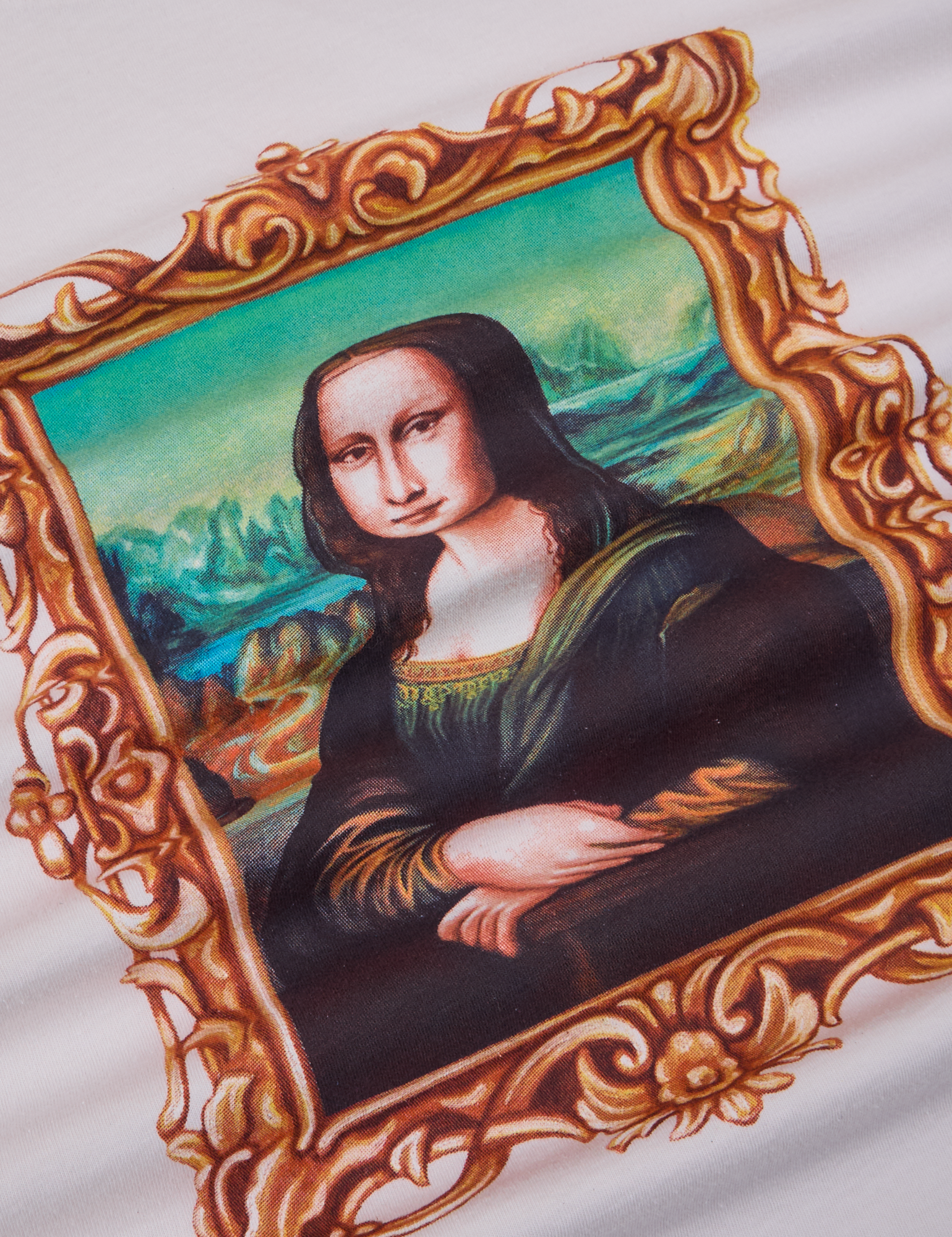 Masters Organic Tee in Mona Lisa detail close up