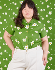 Ashley is 5"7" and wearing L Pantry Button-Up in Bob Baker Flower