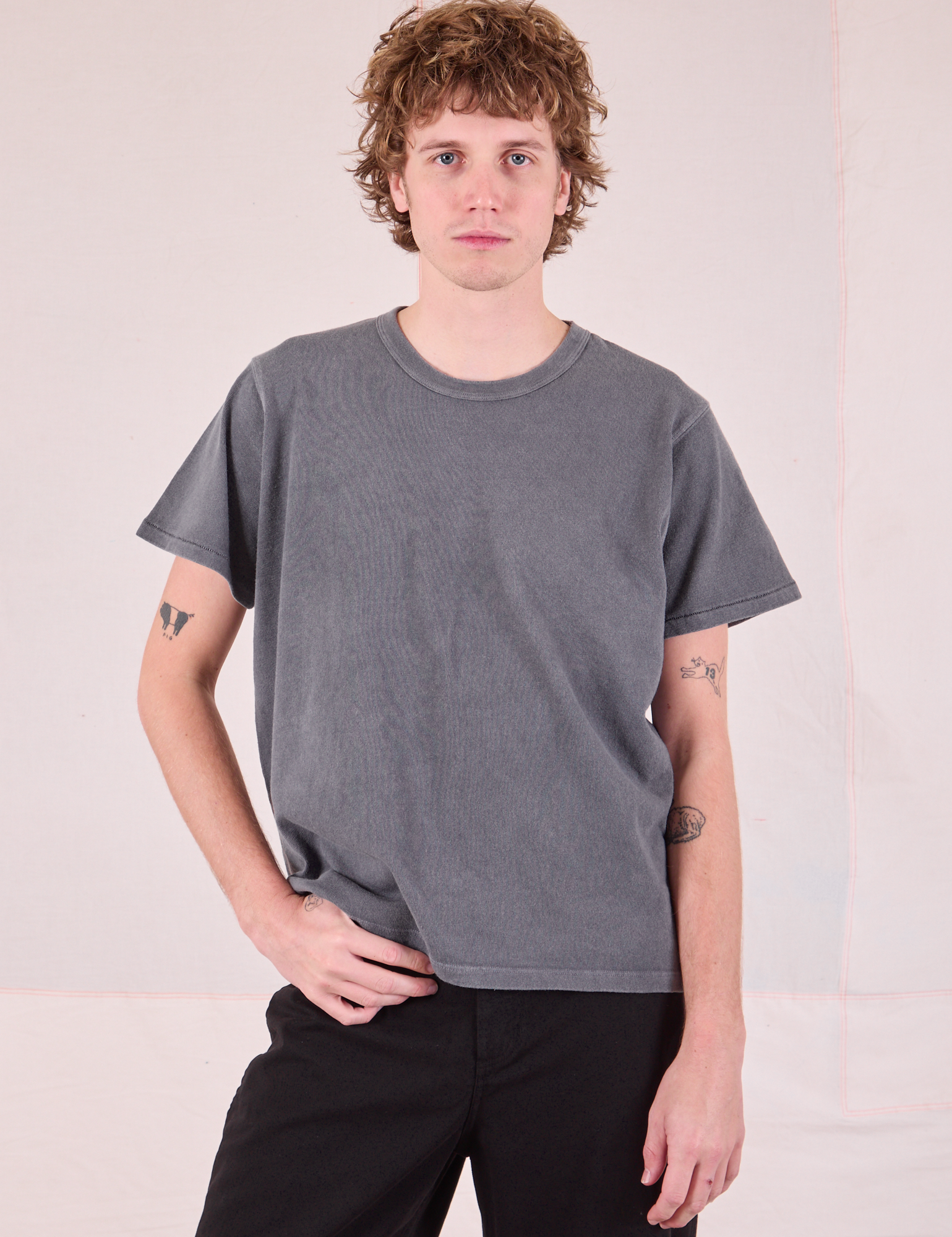 Burly Tee in Washed Grey worn by Quinn