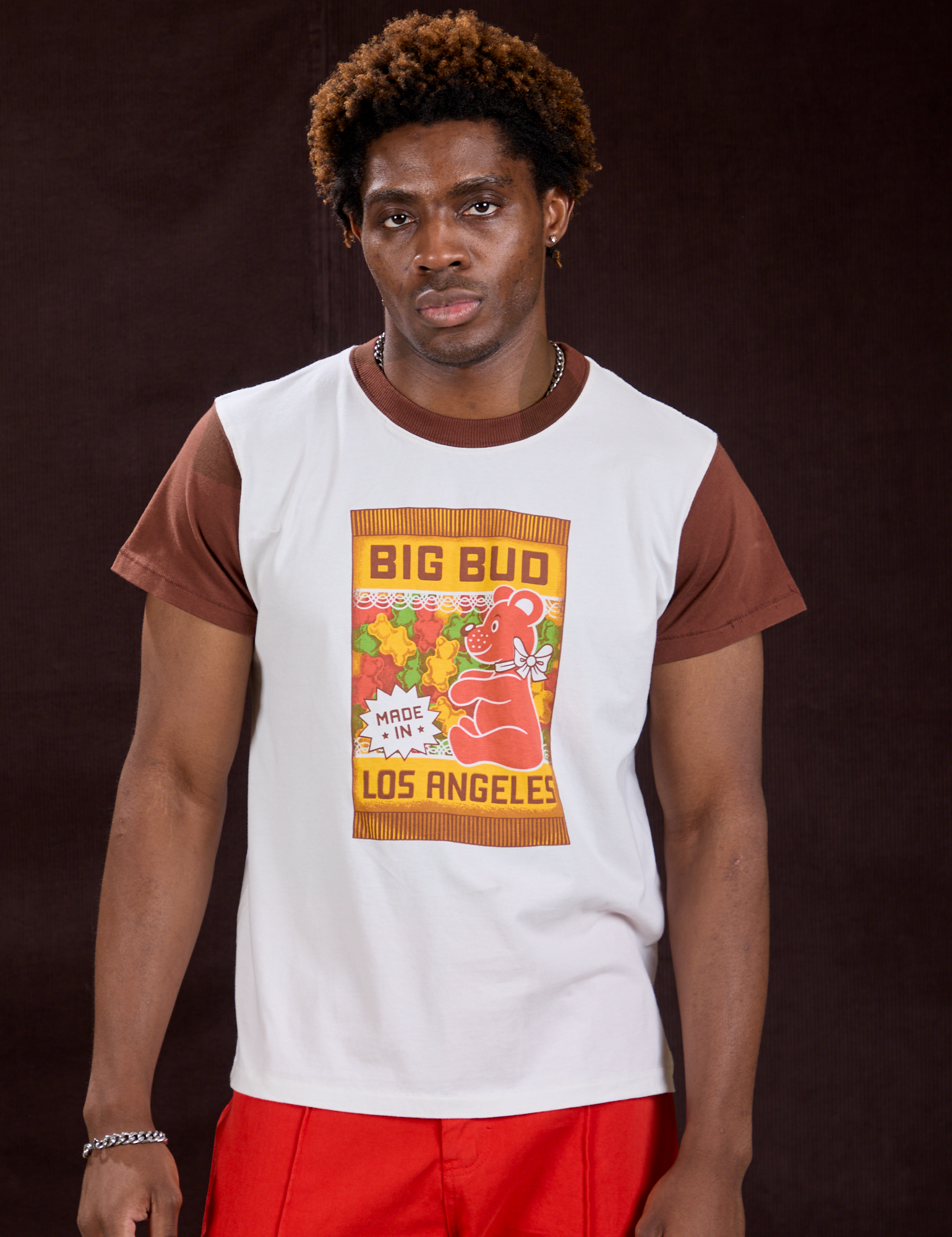 Isaac is 5'10" and wearing M Vintage Tee in Gummy Bear