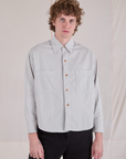 Quinn is 6'3" and wearing S Cropped Overshirt in Stone White