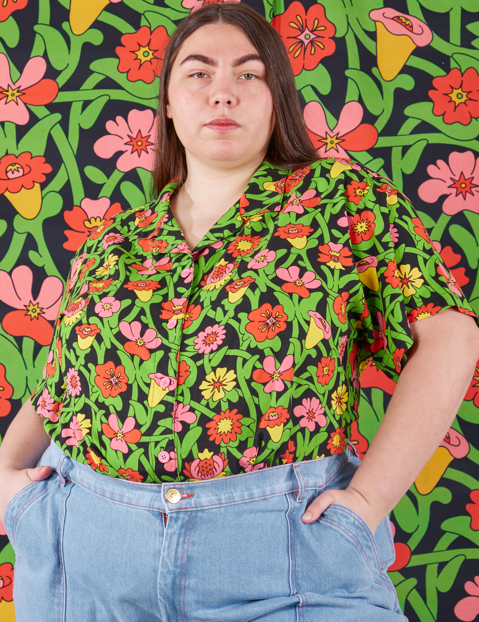 Marielena is 5&#39;8&quot; and wearing 1XL Flower Tangle Pantry Button-Up