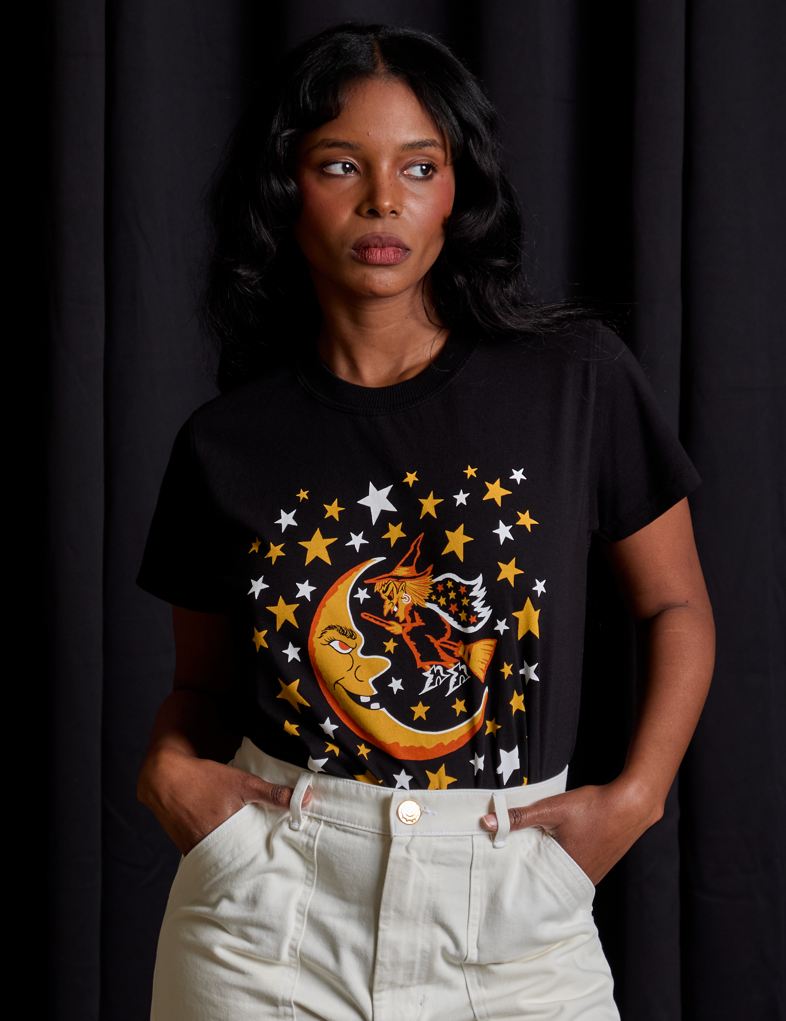 Kandia is 5'3" and wearing XXS Vintage Tee in Moon & Witch