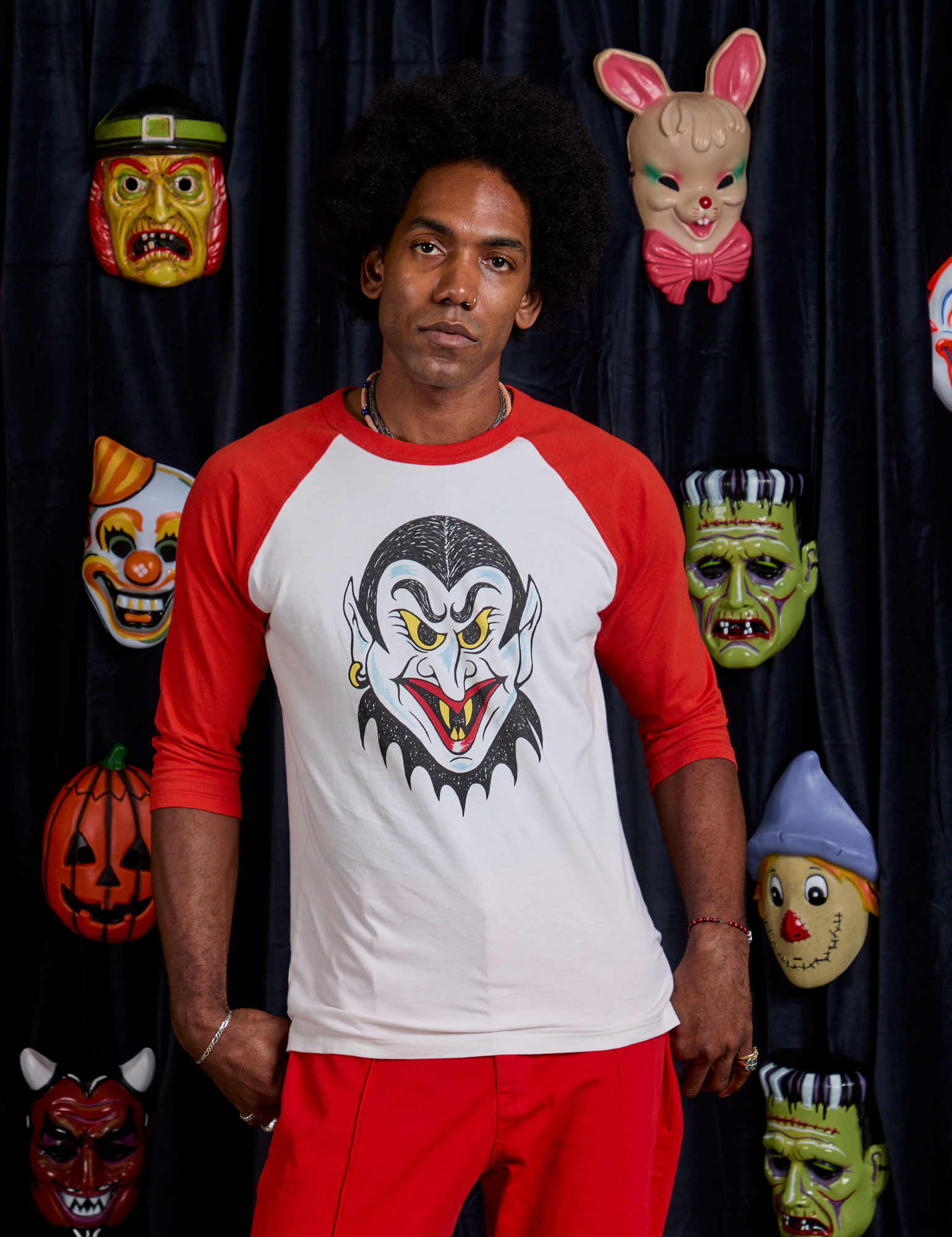 Jerrod is 6&#39;3&quot; and wearing M Raglan Tee in Dracula