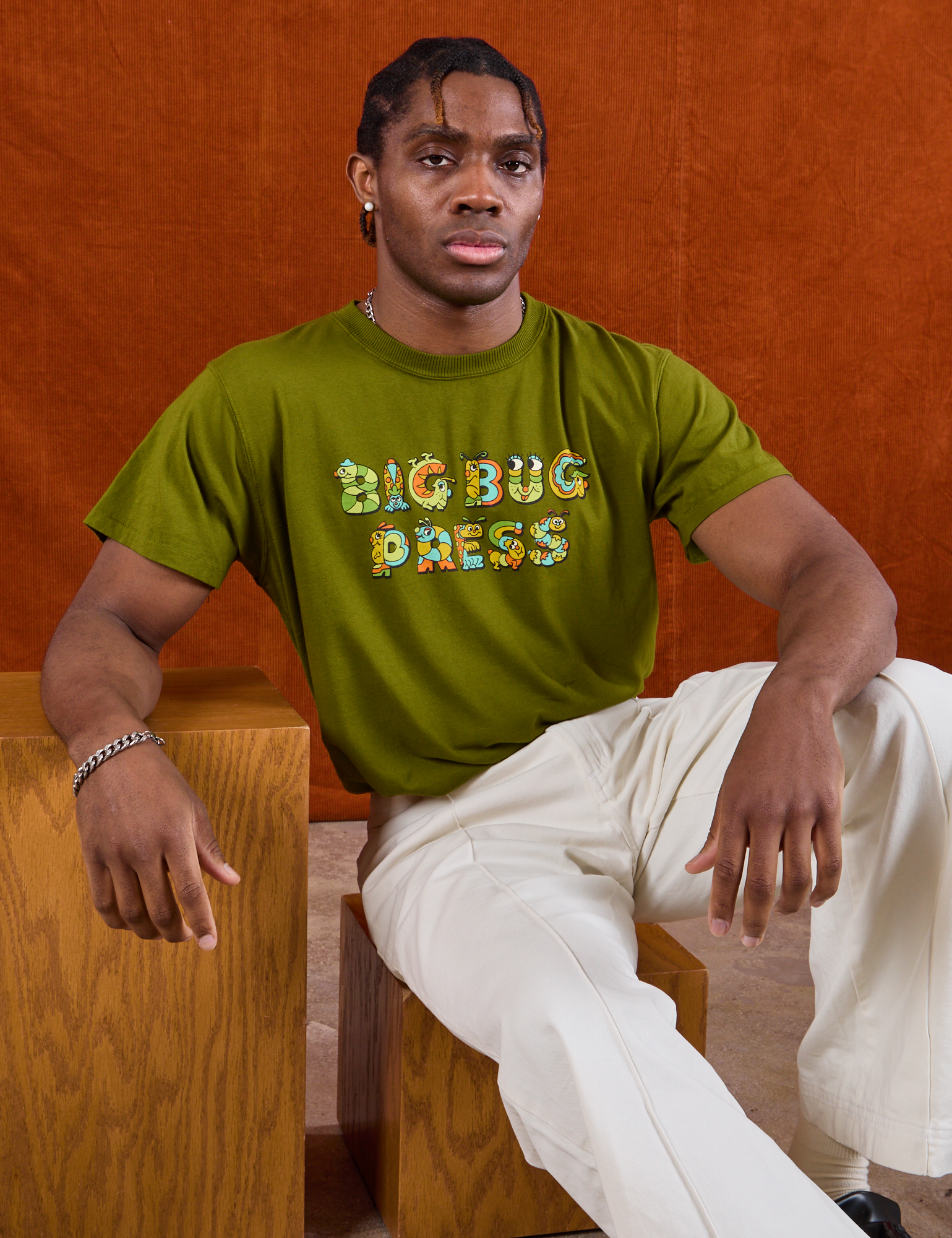 Isaac is 5’10” and wearing L Big Buggggg Organic Tee 