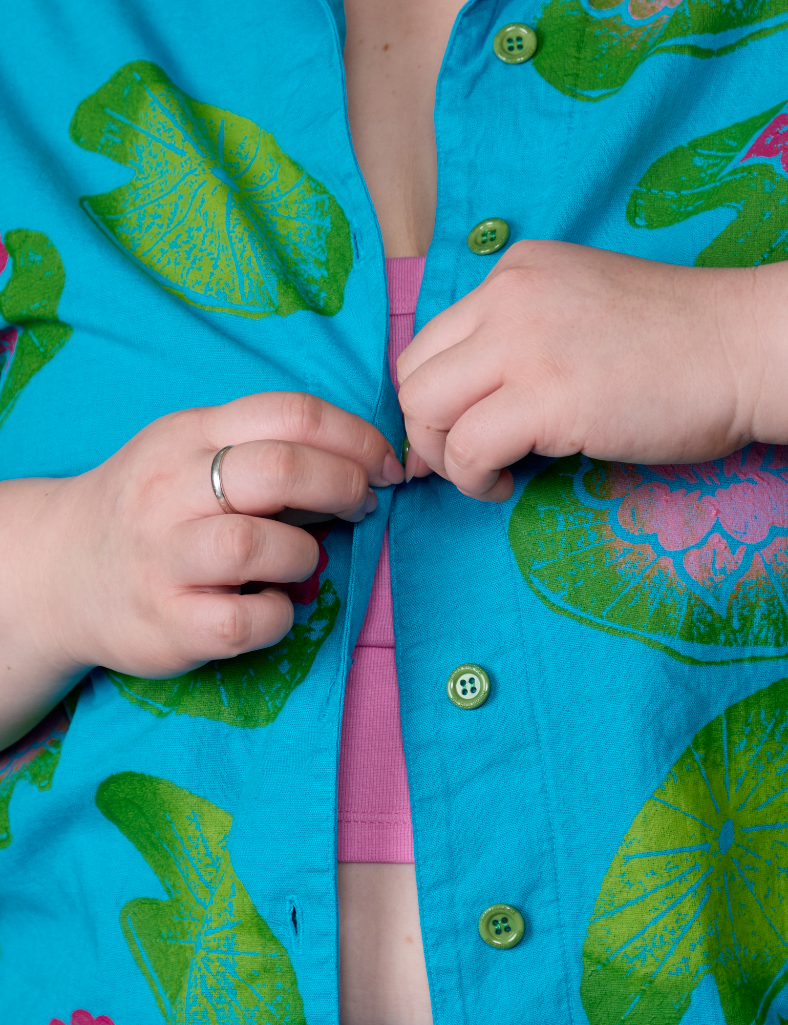 Paintstamped Pantry Button-Up - Lilypad