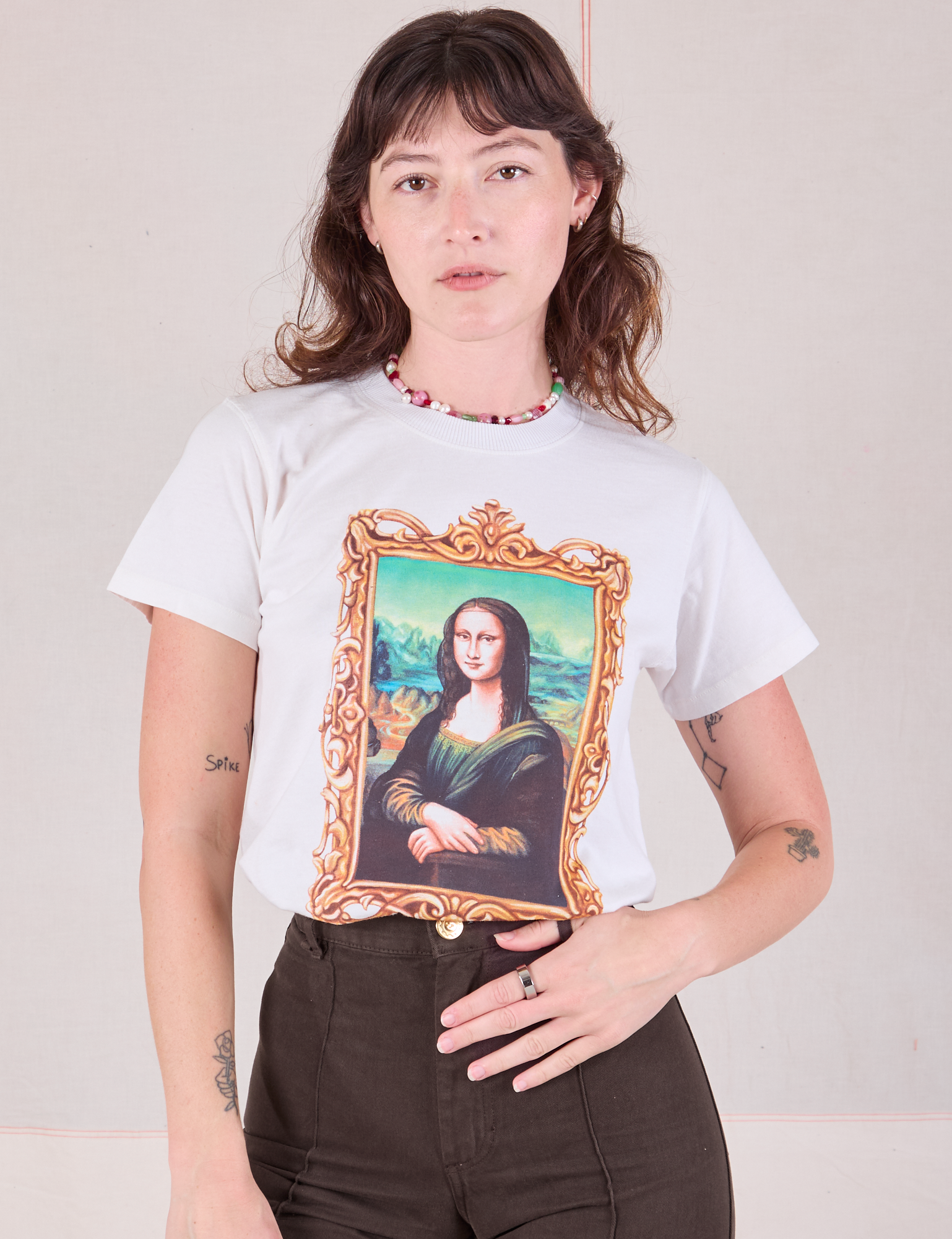 Alex is 5&#39;8&quot; and wearing P Masters Organic Tee in Mona Lisa