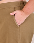 Close up of Juliet's hand in the front pocket