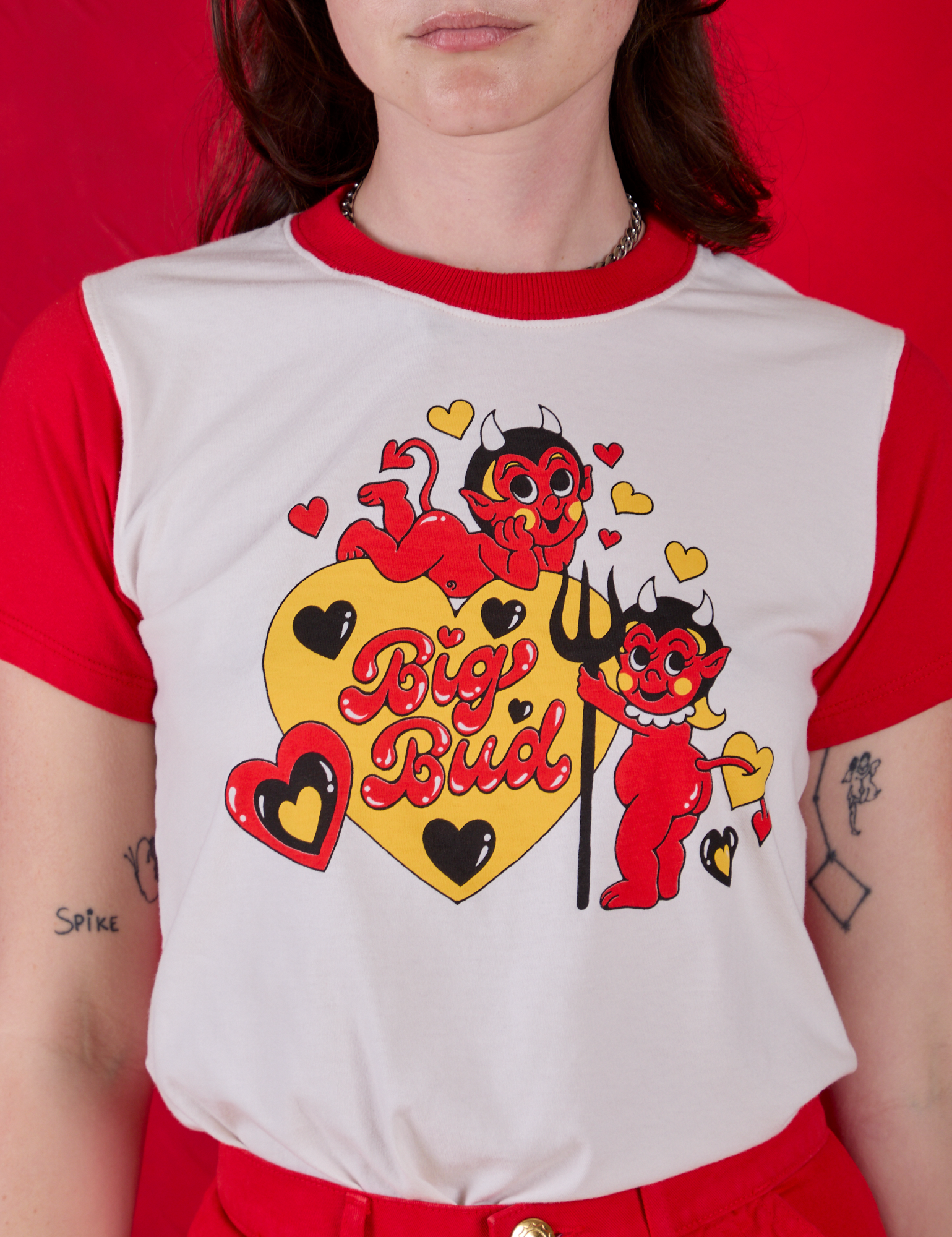 Vintage Tee in Devil Big Bud close up on Alex