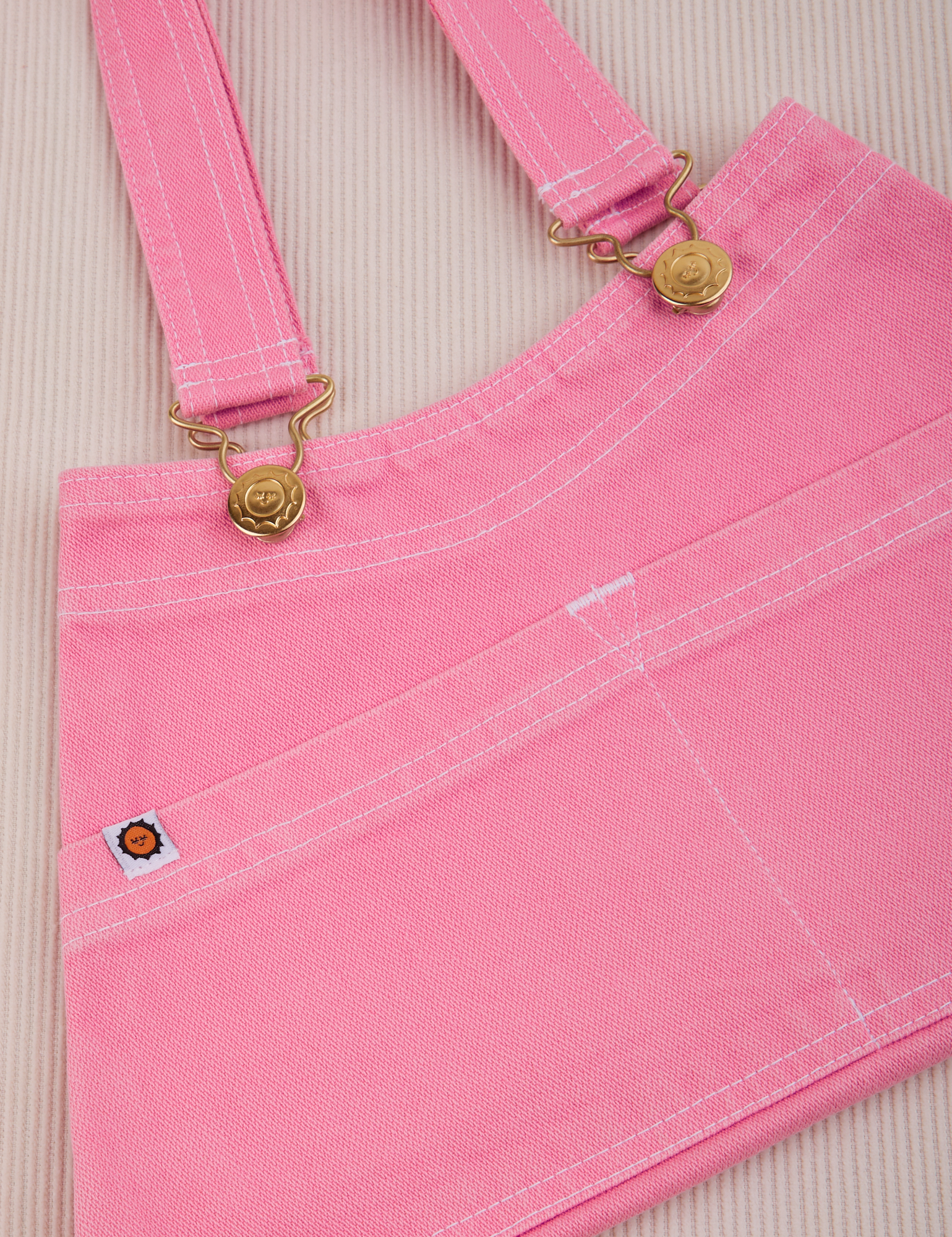 Overall Handbag in Bubblegum Pink