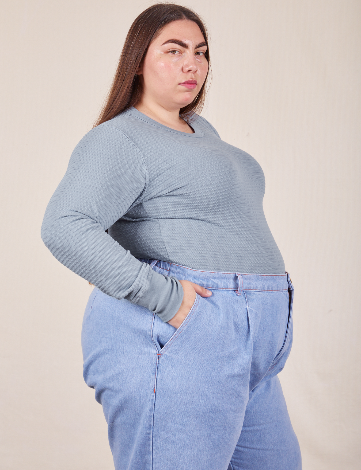 Side view of Honeycomb Thermal in Periwinkle worn by Marielena