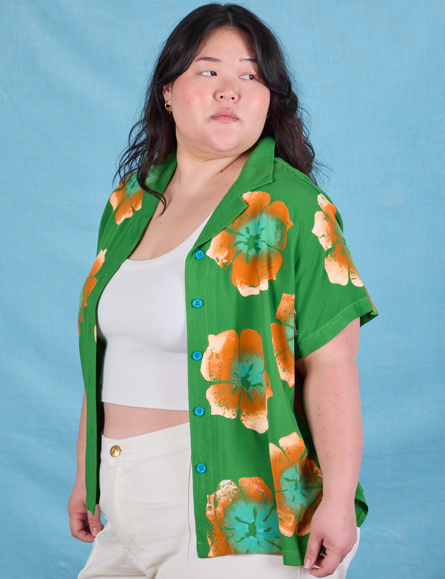 Paintstamped Pantry Button-Up in Kelly Green side view on Ashley