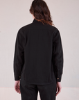 Cropped Overshirt in Basic Black back view on Alex