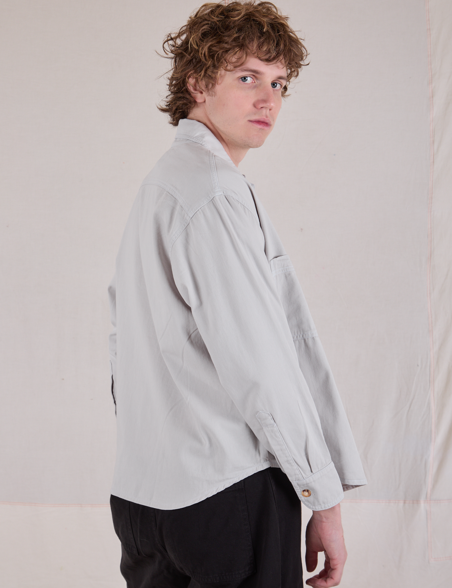 Cropped Overshirt in Stone White side view on Quinn