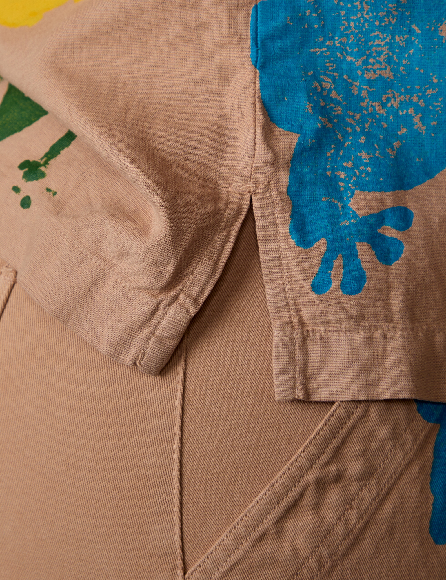 Paintstamped Pantry Button-Up - Froggy