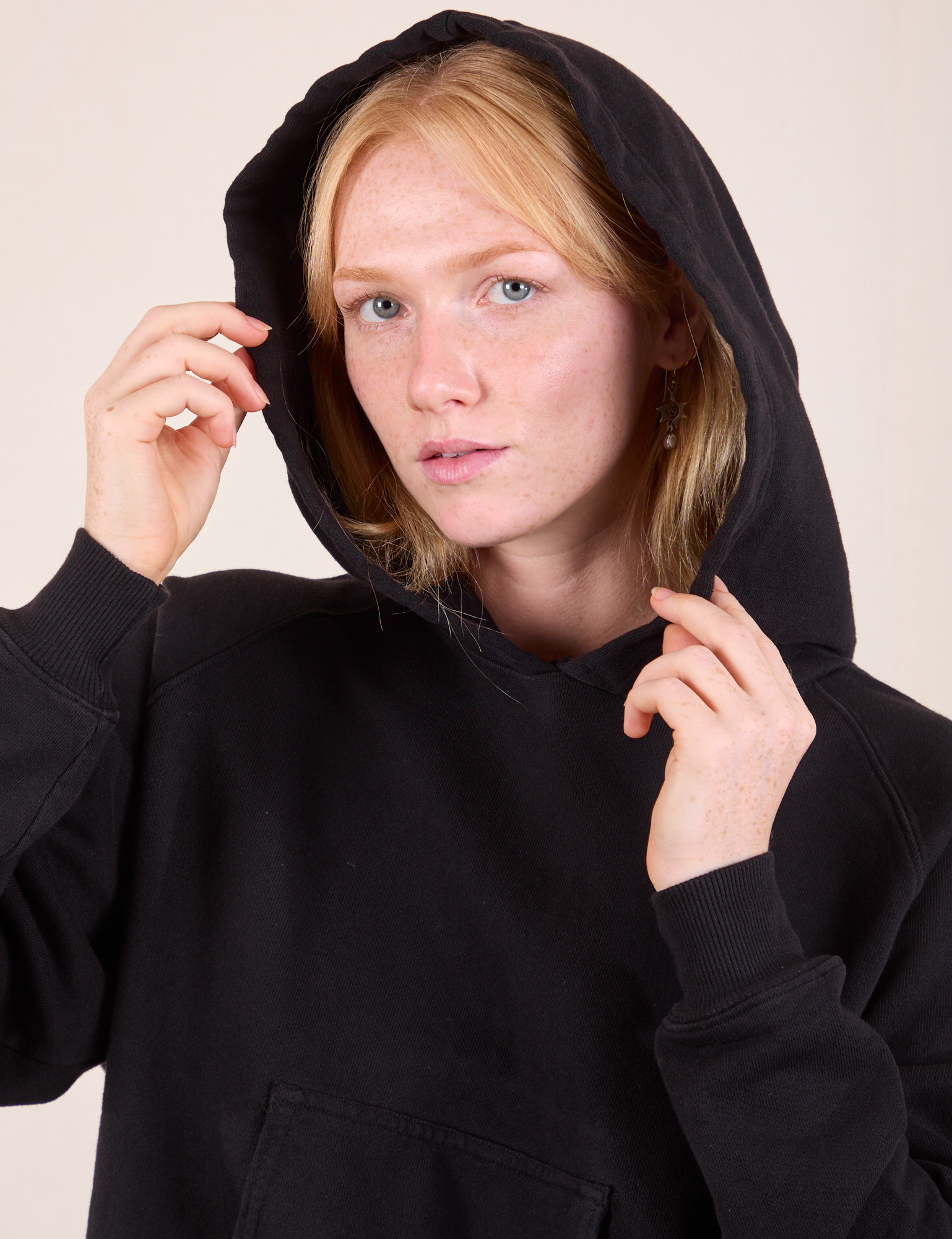 Oversized Hoodie - Basic Black *FINAL SALE* – BIG BUD PRESS Oversized Hoodie - Basic Black *FINAL SALE* – BIG BUD PRESS
