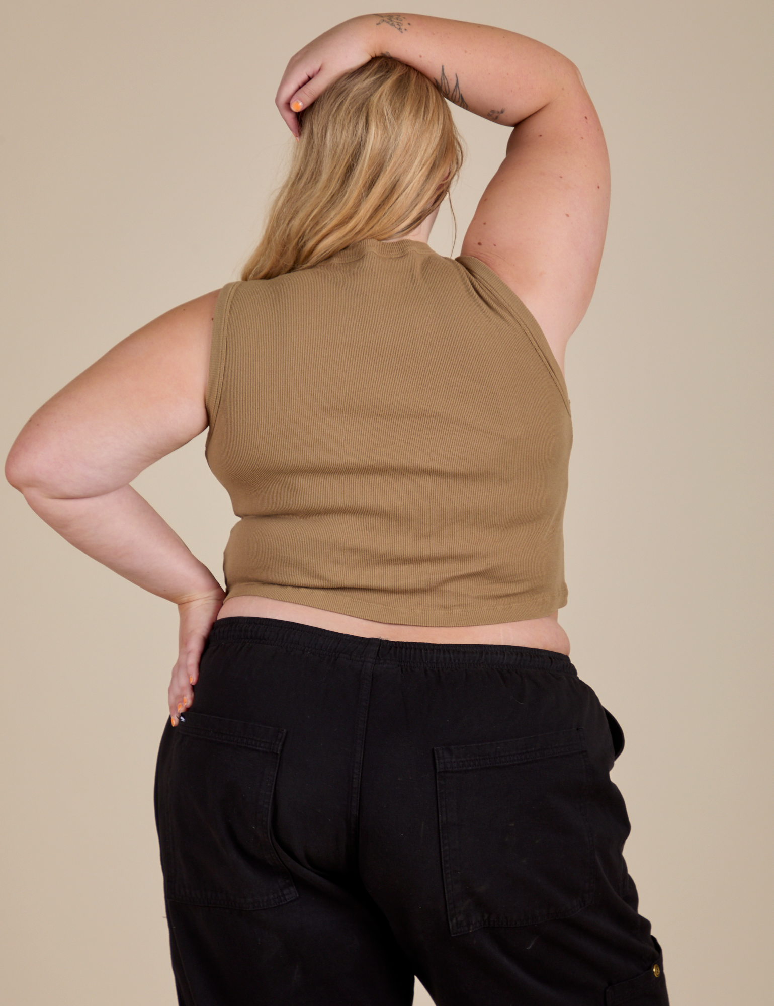 Muscle Tee in Desert Brown back view on Juliet