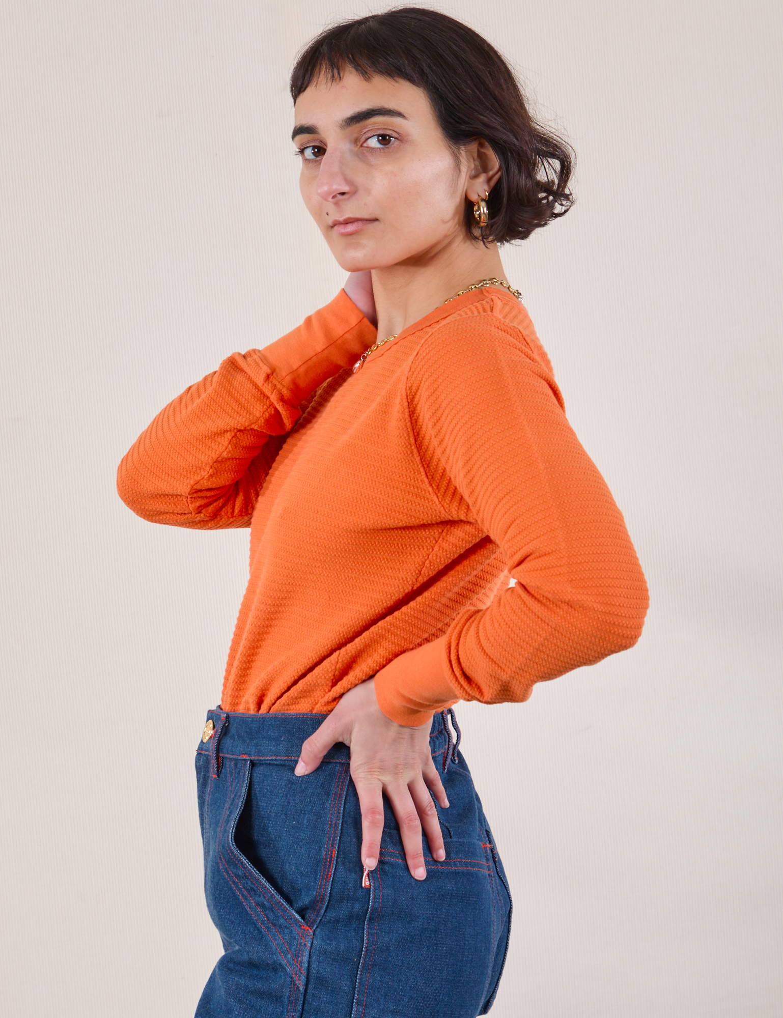 Honeycomb Thermal in Construction Orange side view on Soraya