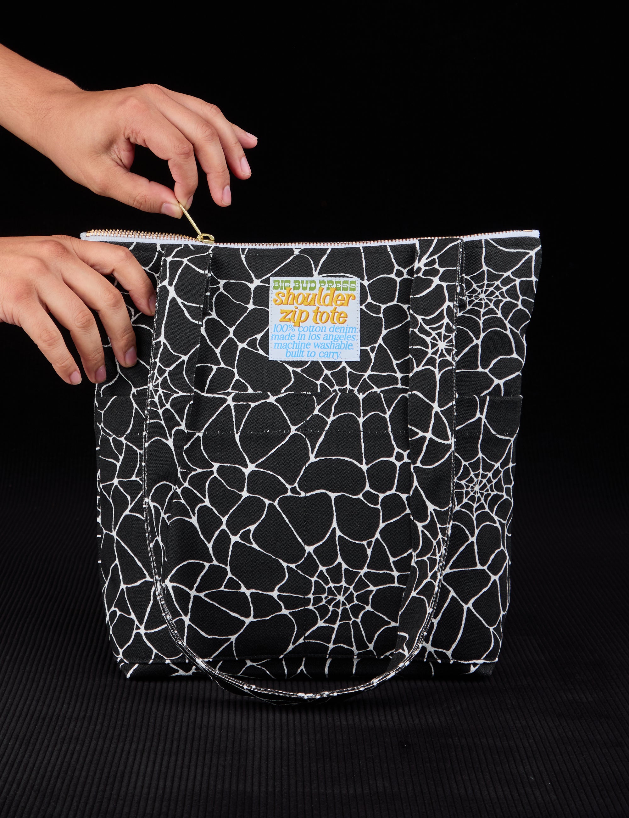 Spider Webs Printed Shoulder Zip Tote