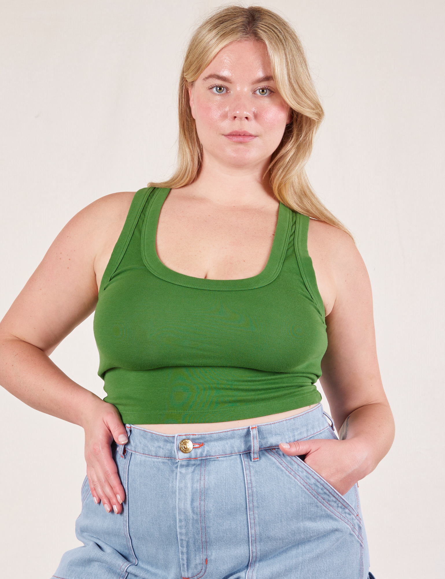 Lish is 5&#39;8&quot; and wearing S Cropped Tank Top in Lawn Green