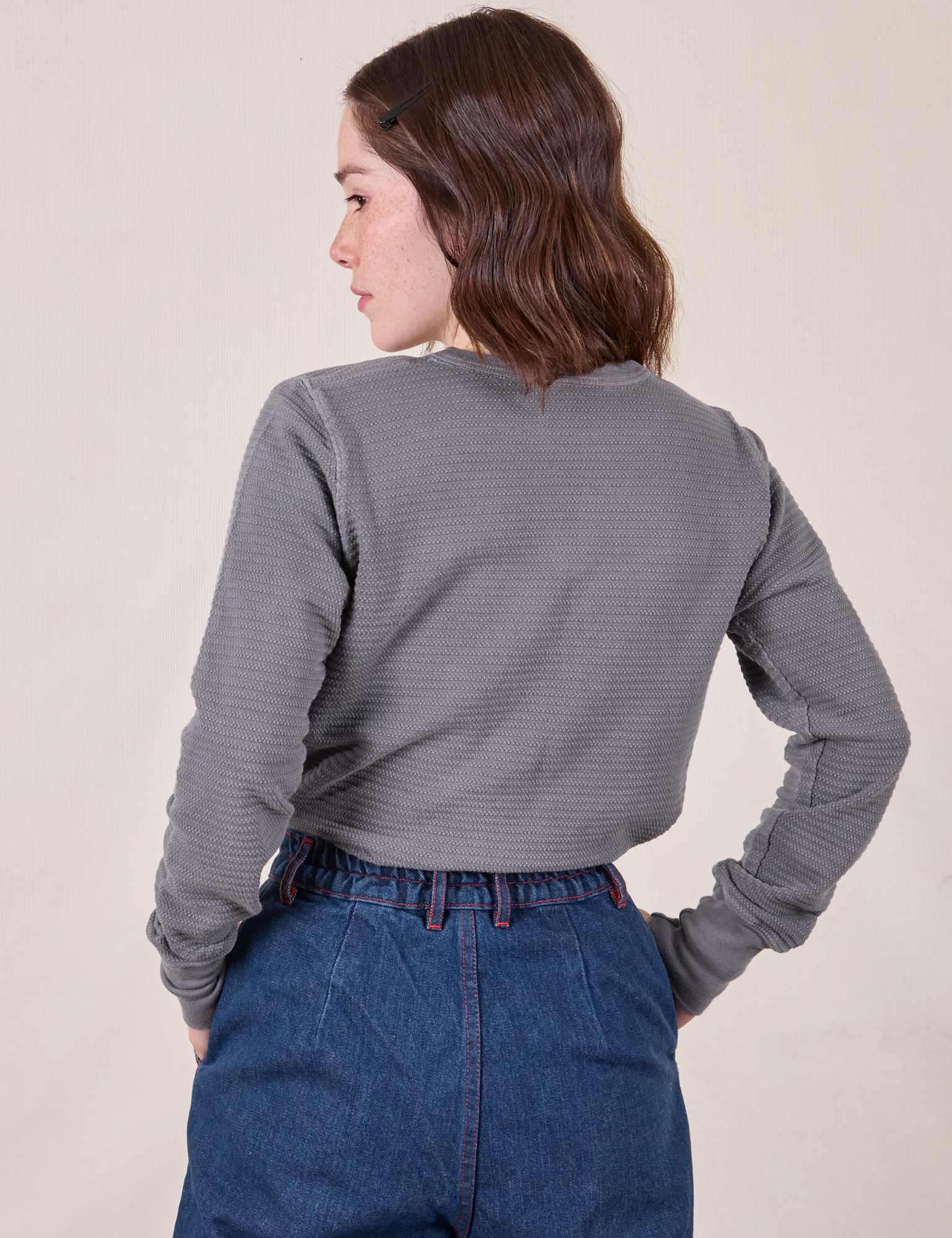 Honeycomb Thermal in Washed Grey back view on Hana